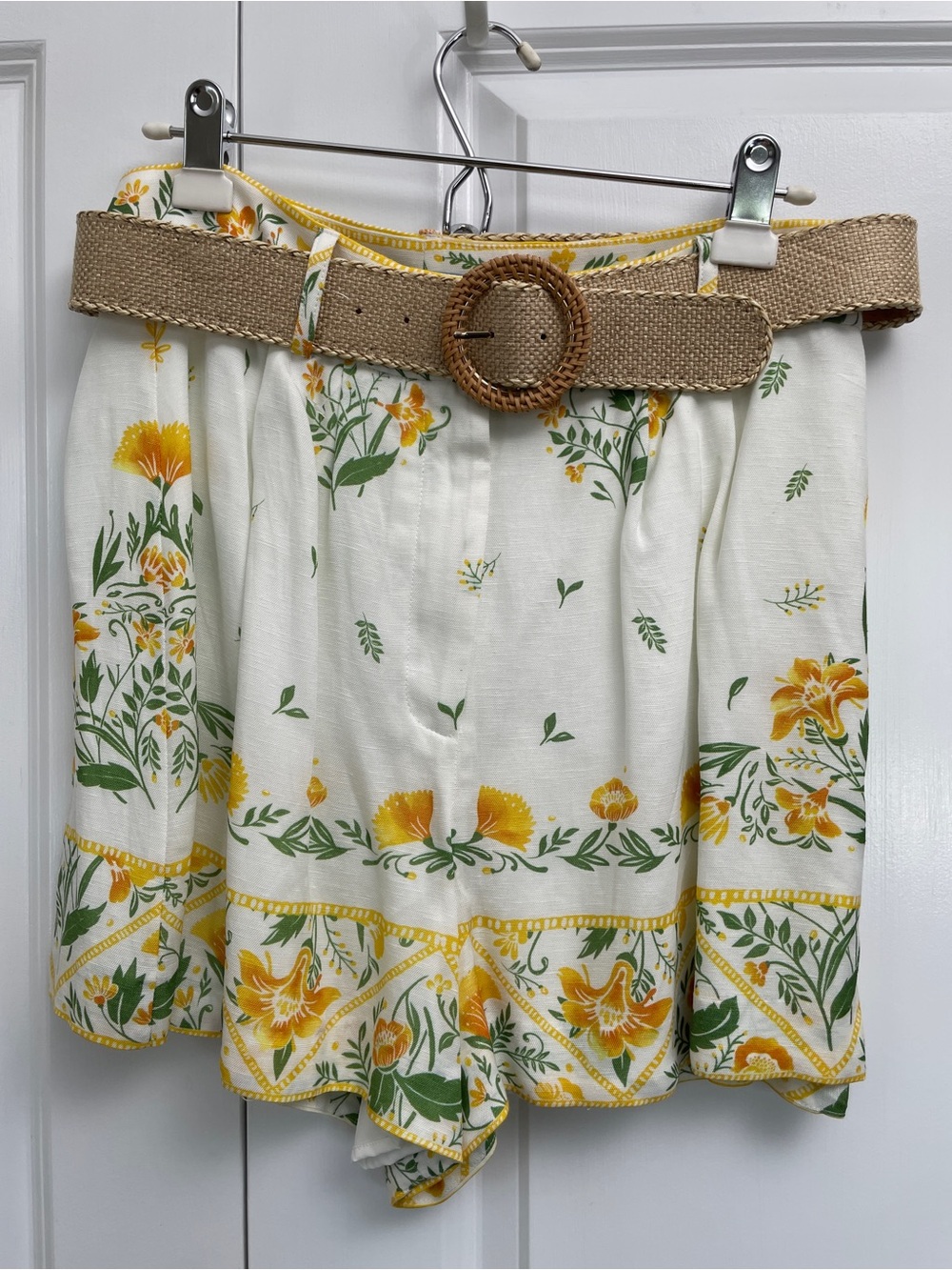 NWT Antonio Melani Floral Tie Shoulder Top Shorts Set 10 Yellow Green Belt - Picture 6 of 14